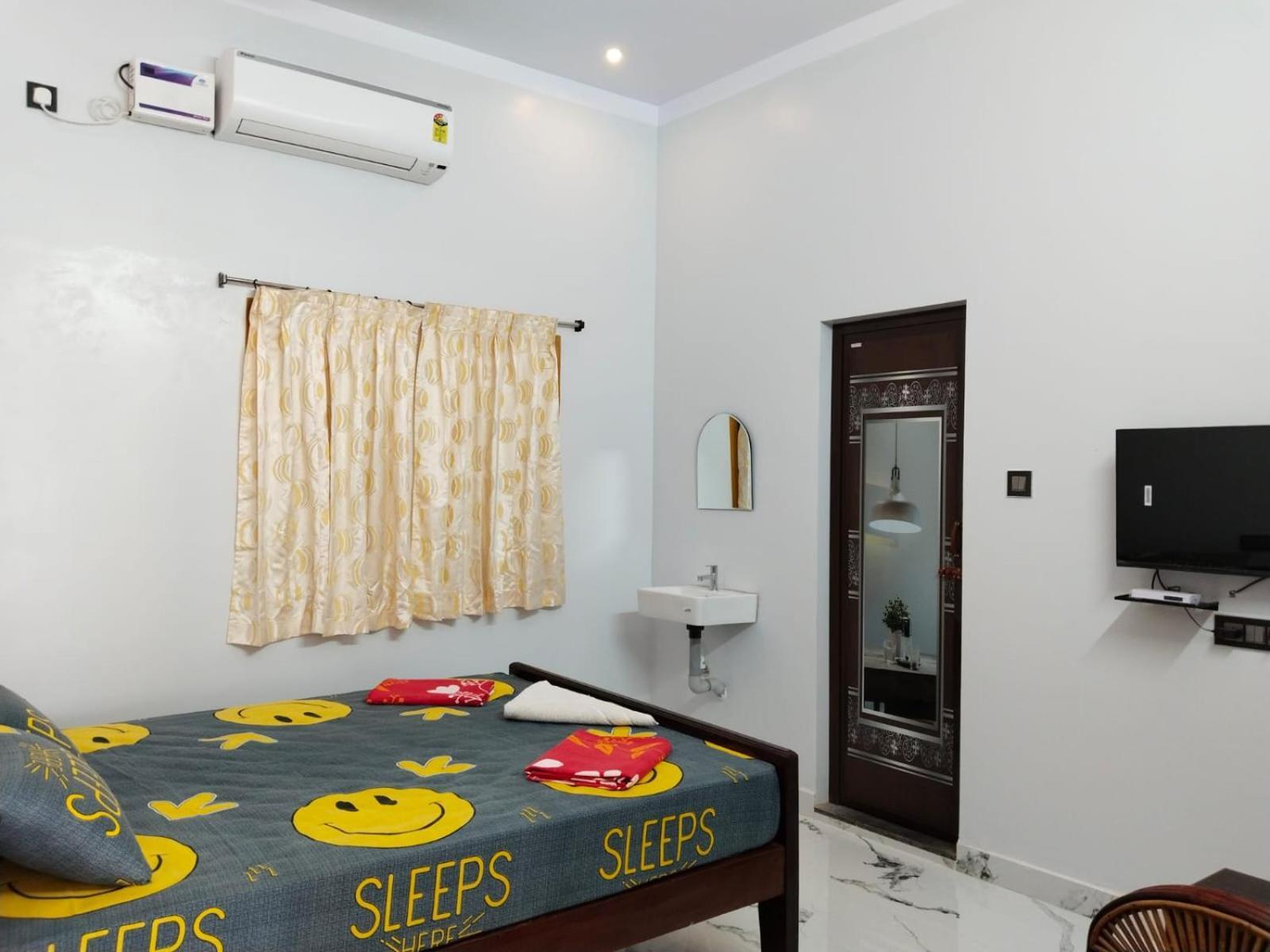 Vedhav Residency Hotel กันยากุมารี ภายนอก รูปภาพ